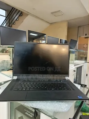 New Laptop Alienware M17x R2 16GB Intel Core I7 SSD 1T