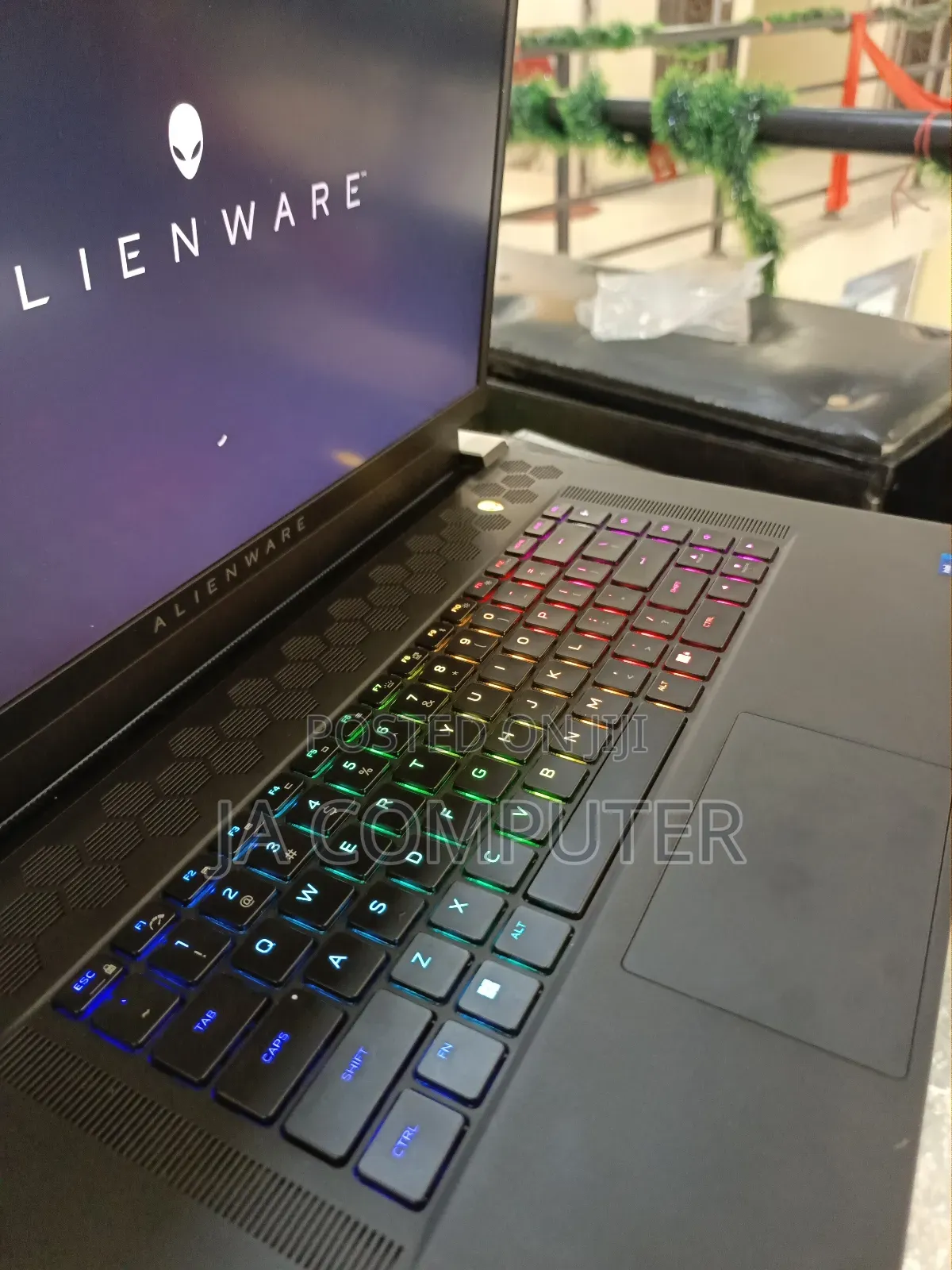 New Laptop Alienware M17x R2 16GB Intel Core I7 SSD 1T