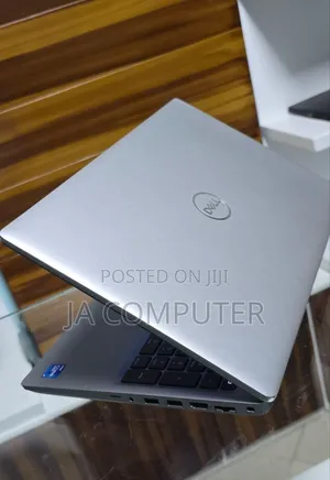 New Laptop Dell Precision 5520 32GB Intel Core I7 SSD 512GB