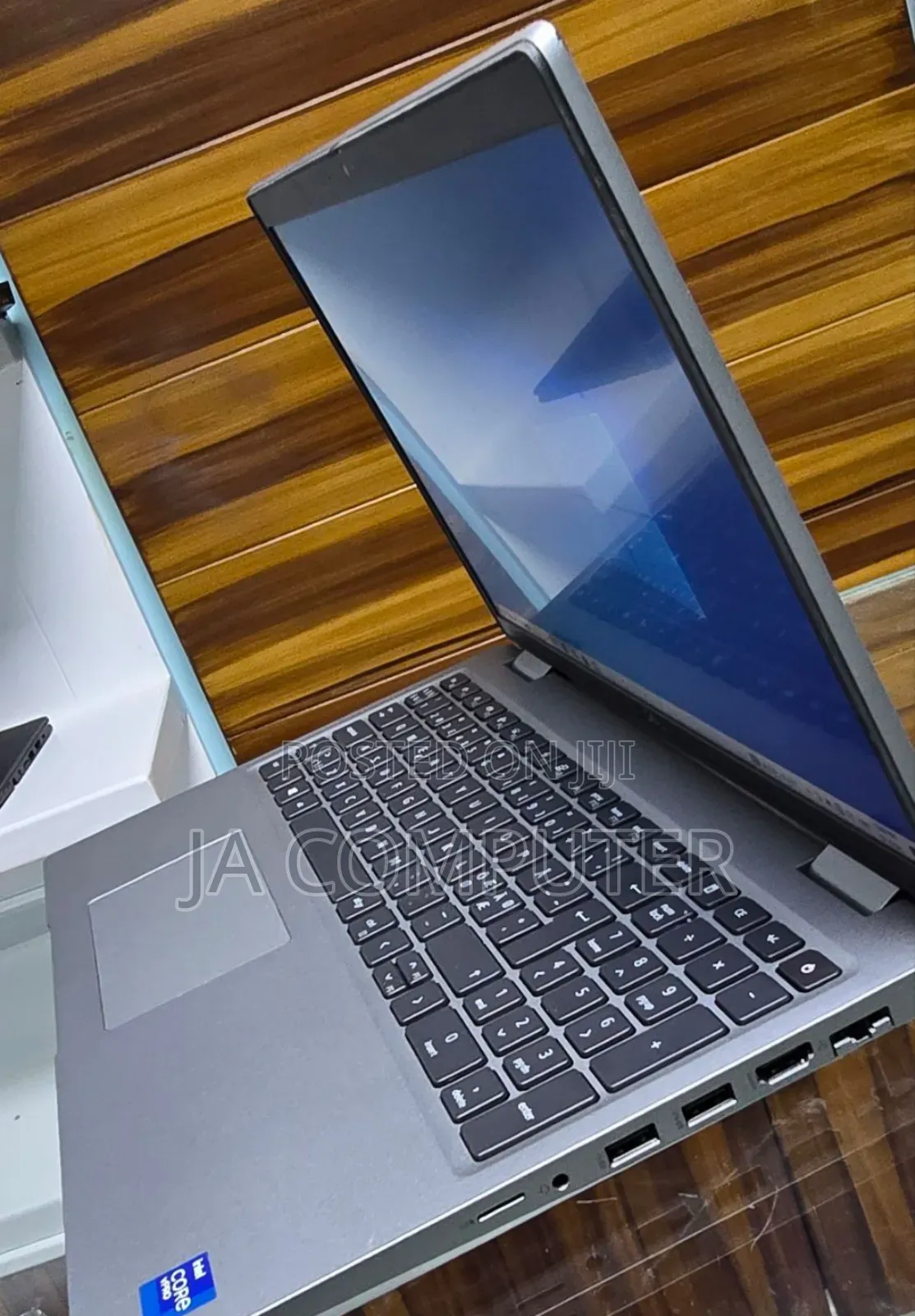 New Laptop Dell Precision 5520 32GB Intel Core I7 SSD 512GB