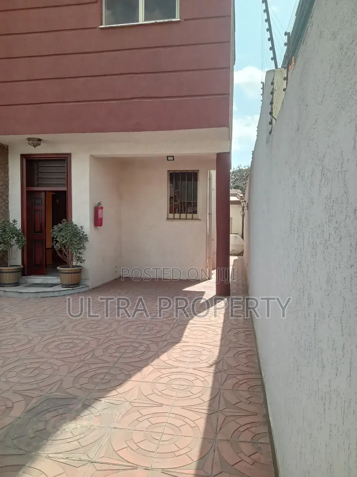 6bdrm House in Bole for rent