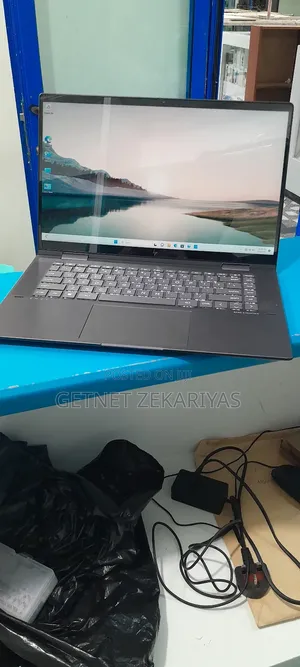 New Laptop HP Envy X360 8GB AMD Ryzen 5 SSD 256GB