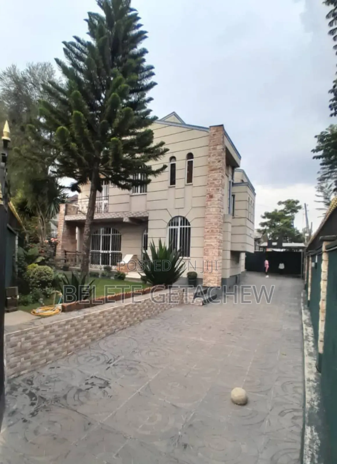 8bdrm House in Ayat Zone-1, G+1, Bole for sale