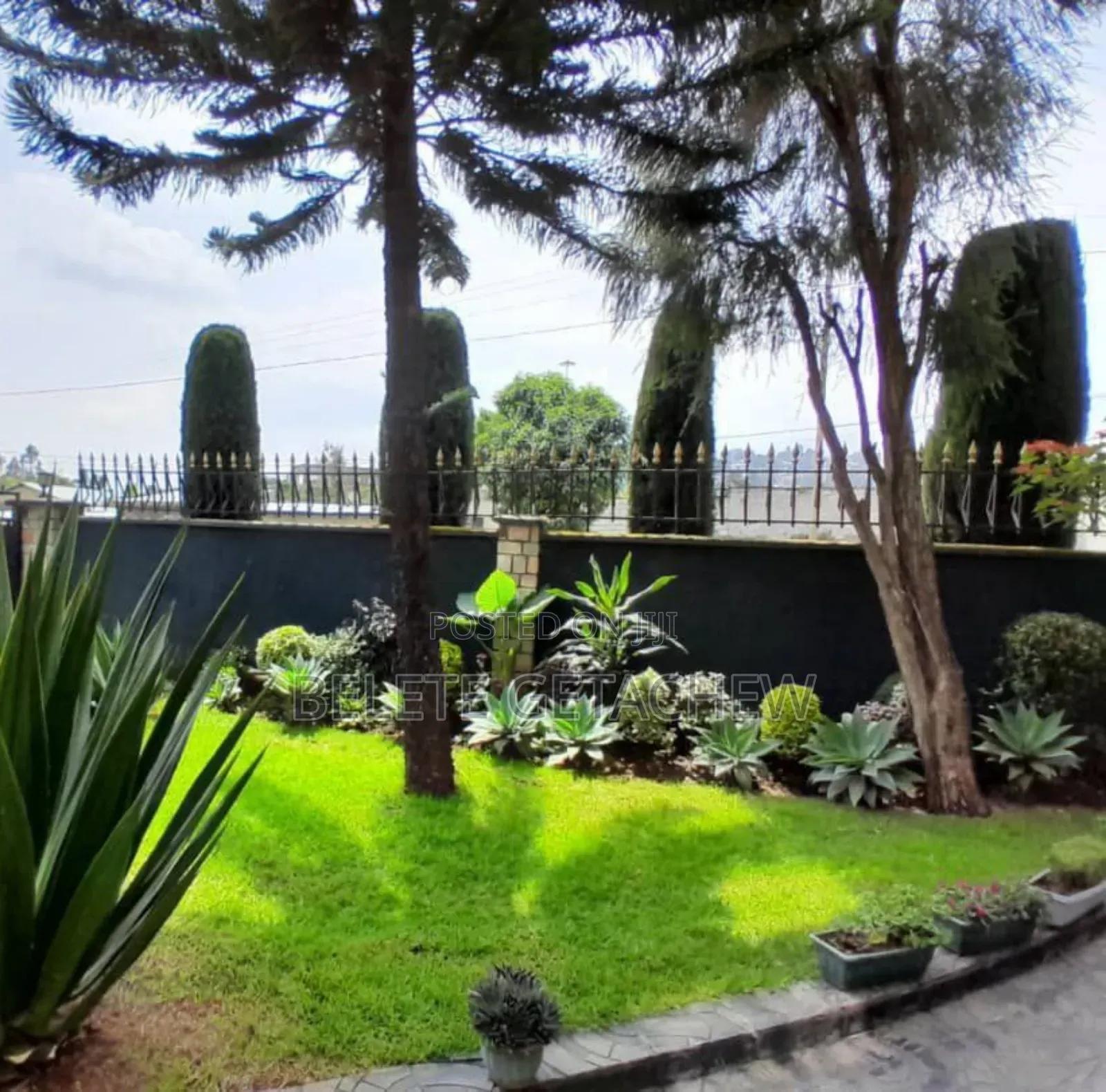 8bdrm House in Ayat Zone-1, G+1, Bole for sale