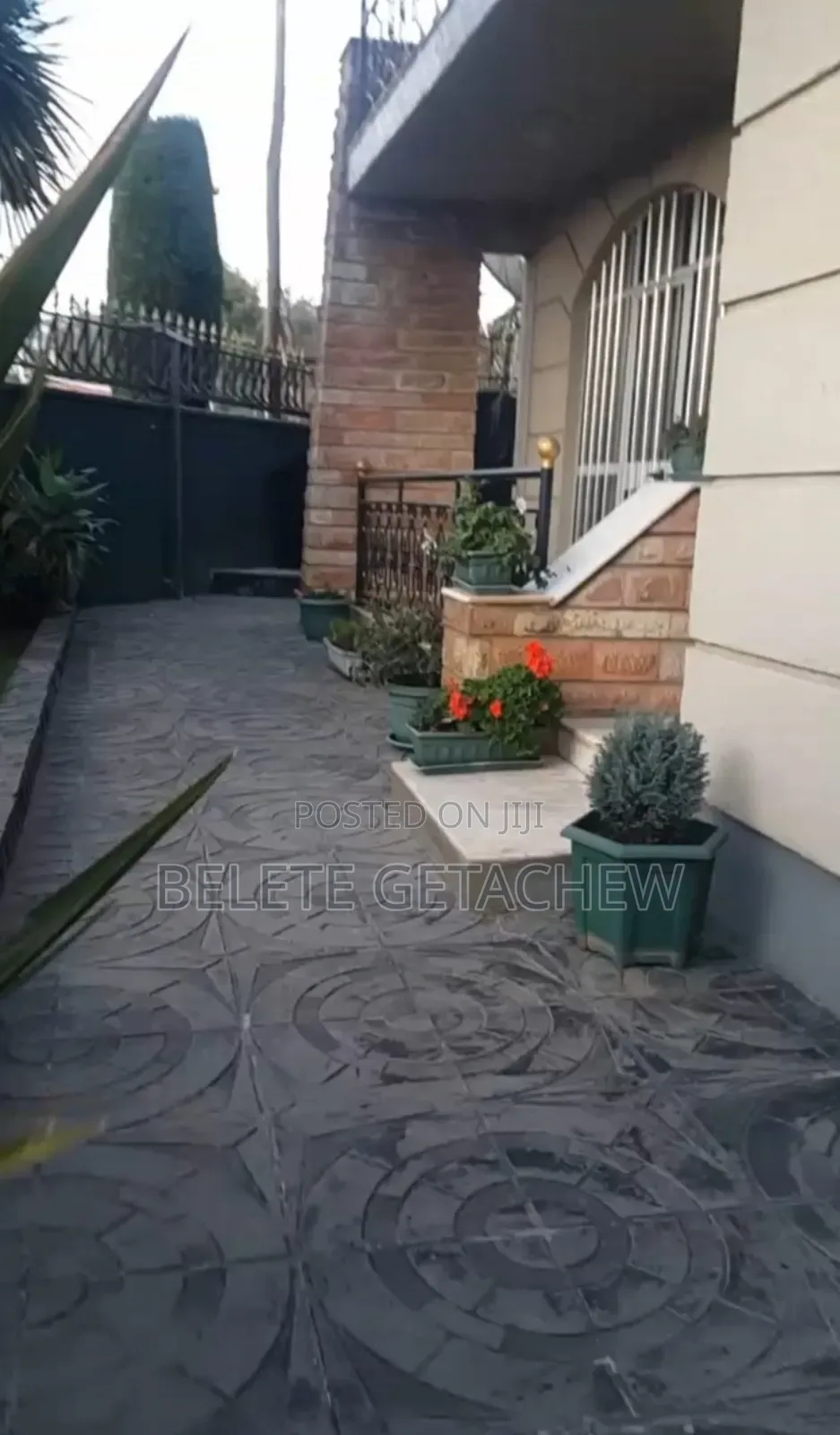 8bdrm House in Ayat Zone-1, G+1, Bole for sale