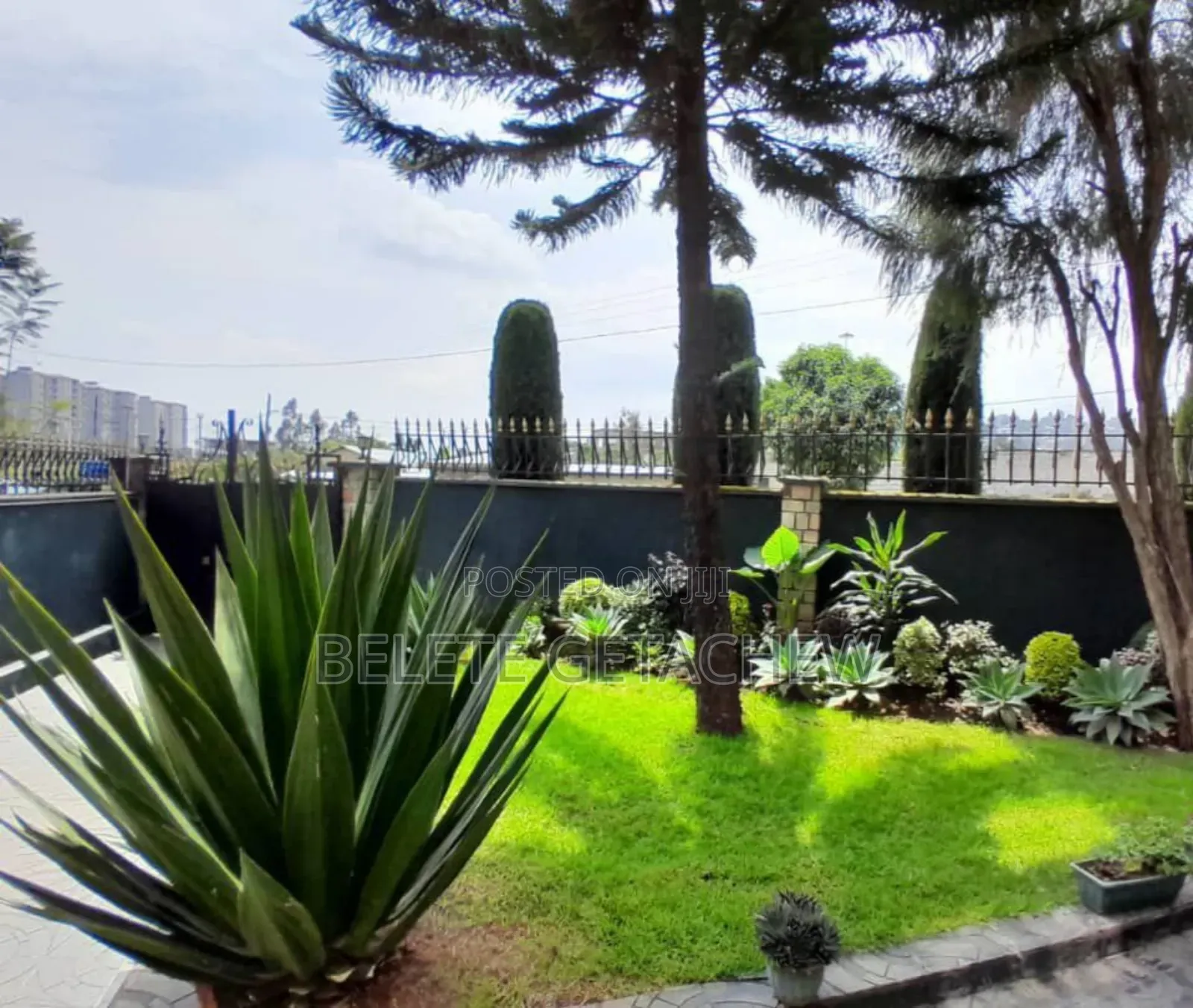 8bdrm House in Ayat Zone-1, G+1, Bole for sale