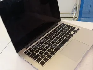 New Laptop Apple MacBook Pro 2015 8GB Intel Core I5 SSD 256GB