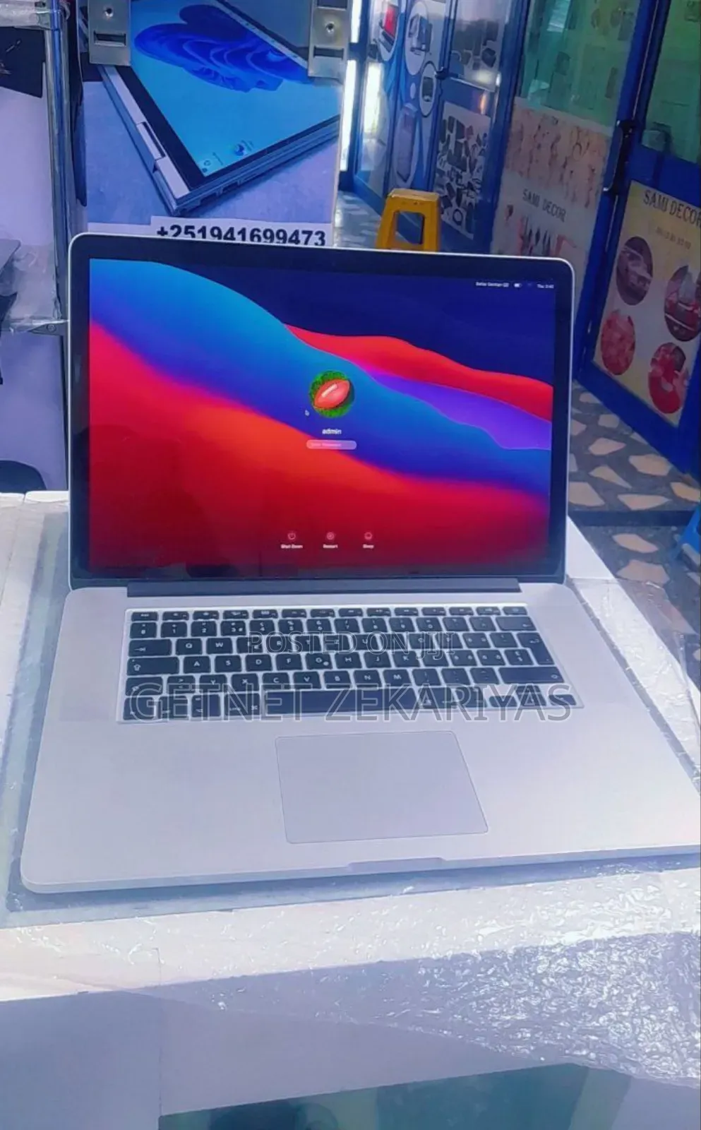 New Laptop Apple MacBook Pro 2015 16GB Intel Core I7 SSD 512GB