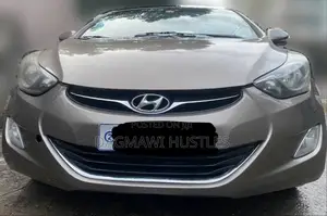 Photo - Hyundai Elantra 2013 Gold