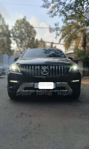Photo - Mercedes-Benz E350 2015 Black
