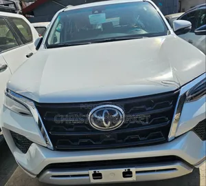 Photo - New Toyota Fortuner 2022 White