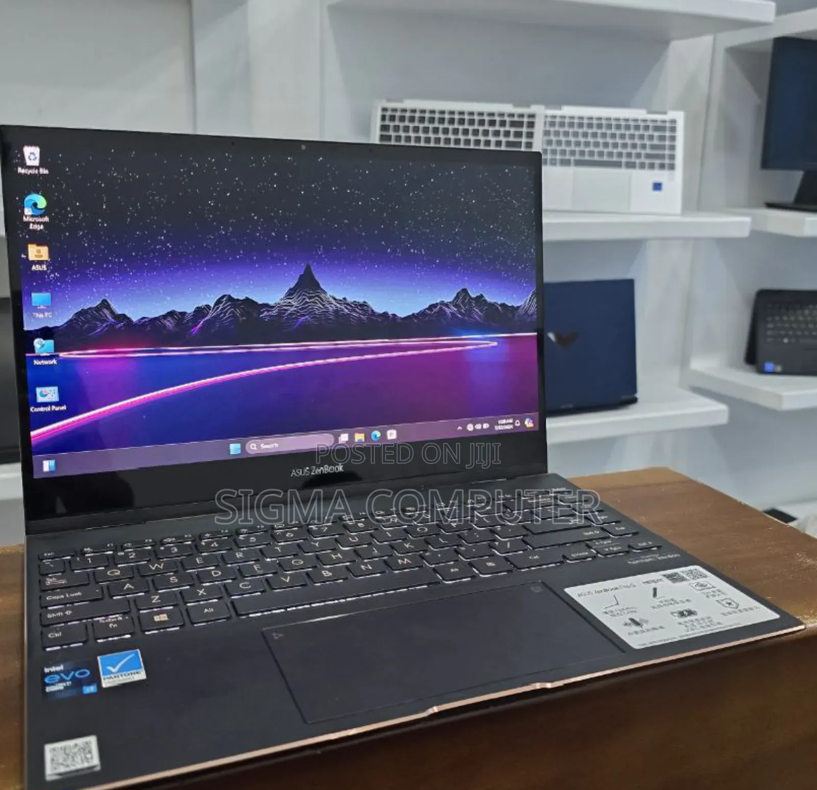 New Laptop Asus ZenBook 13 UX331UN 16GB Intel Core I7 SSD 1T