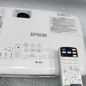 Brand New EPSON Projector With Bag , Remote 08