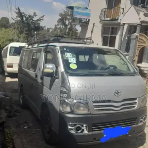 Toyota HiAce 2005 Silver
