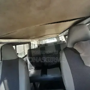 Toyota HiAce 2005 Silver