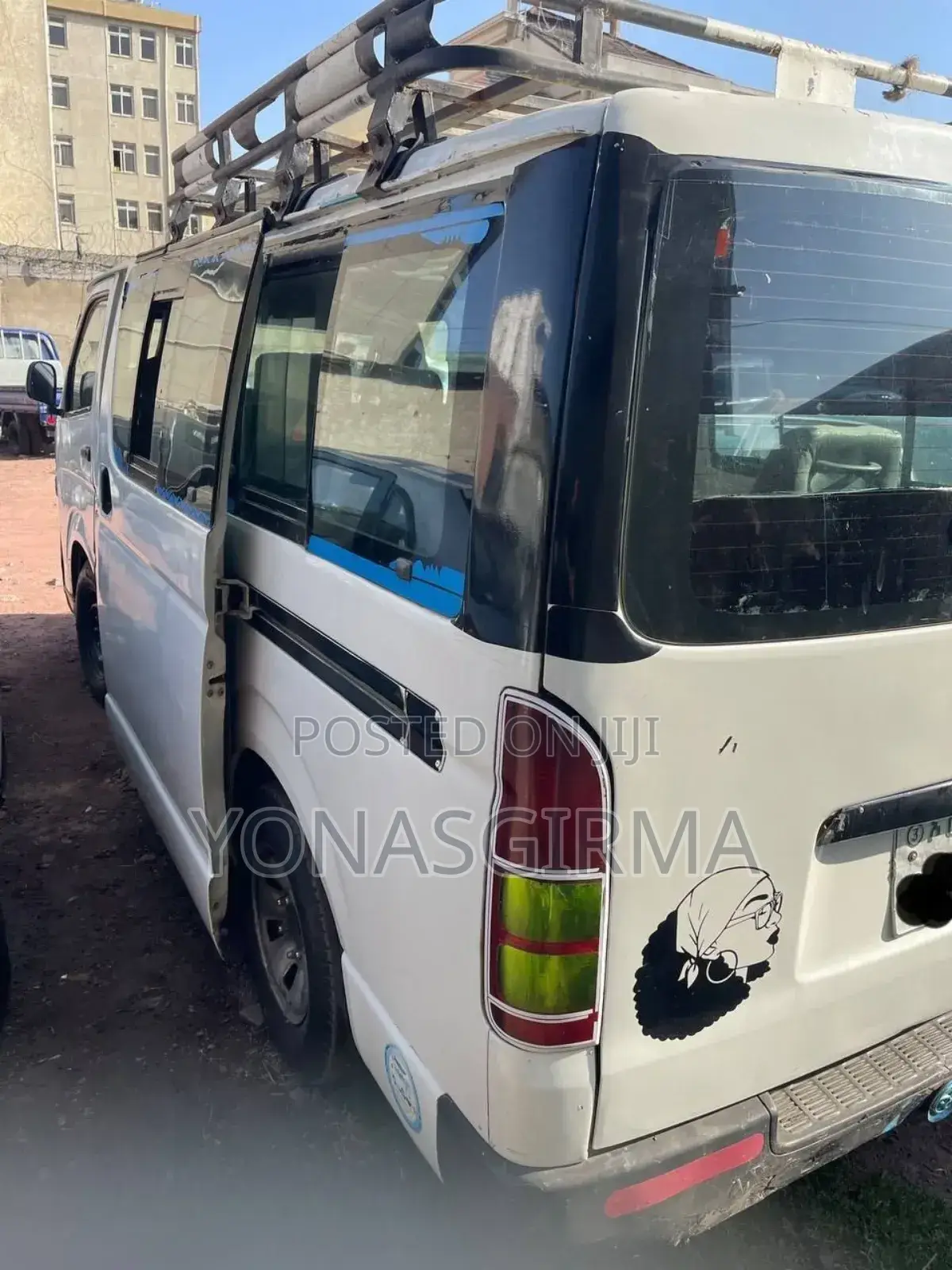 Toyota HiAce 2007 White