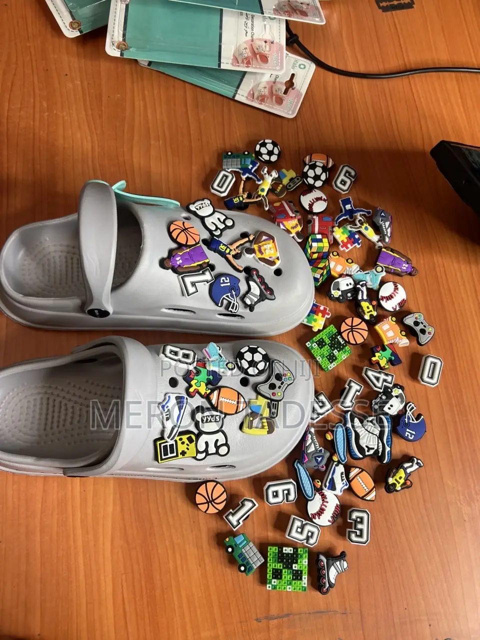 Cool Shoe Charms ክሮክሳቹን ማሳመር