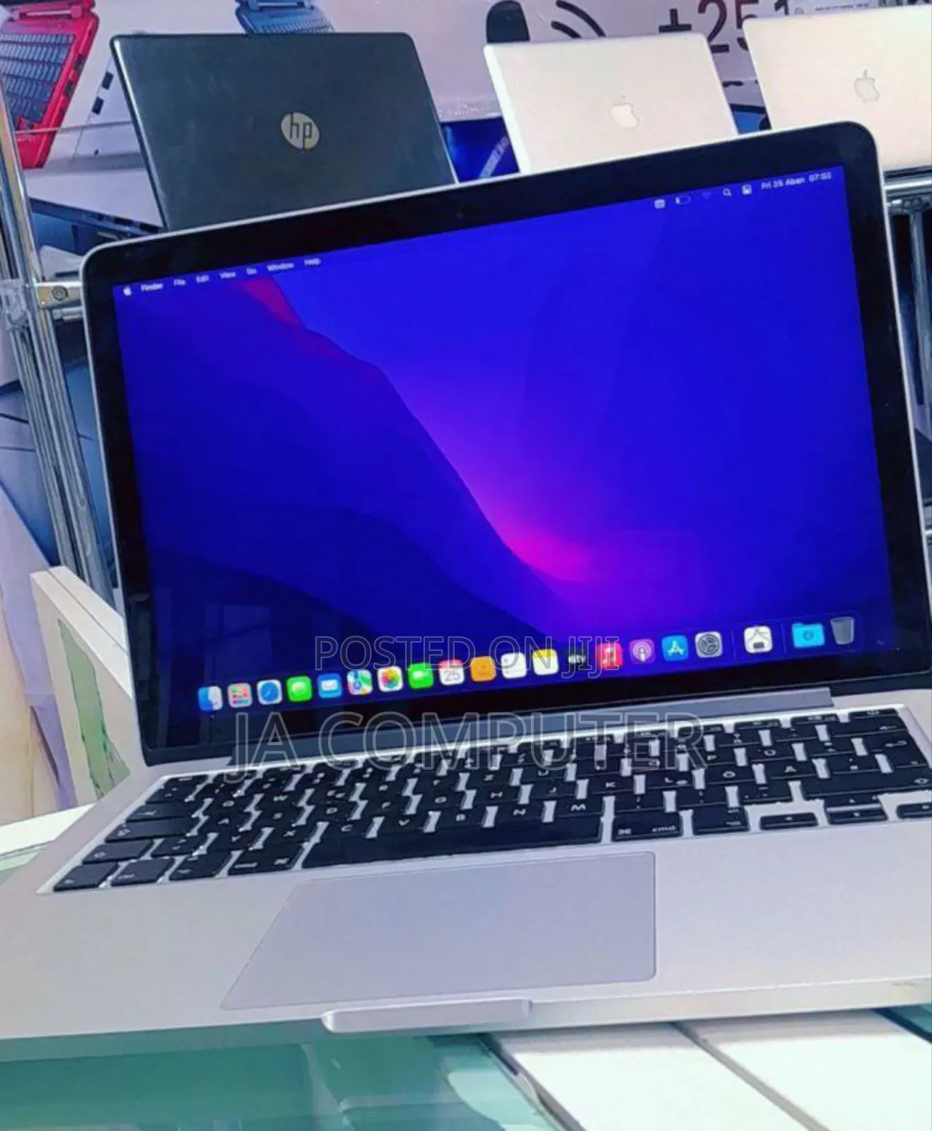 New Laptop Apple MacBook Pro 2015 8GB Intel Core I5 SSD 256GB