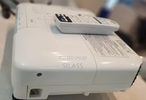 New EPSON Projector Model Name: EB-S31 Hardware