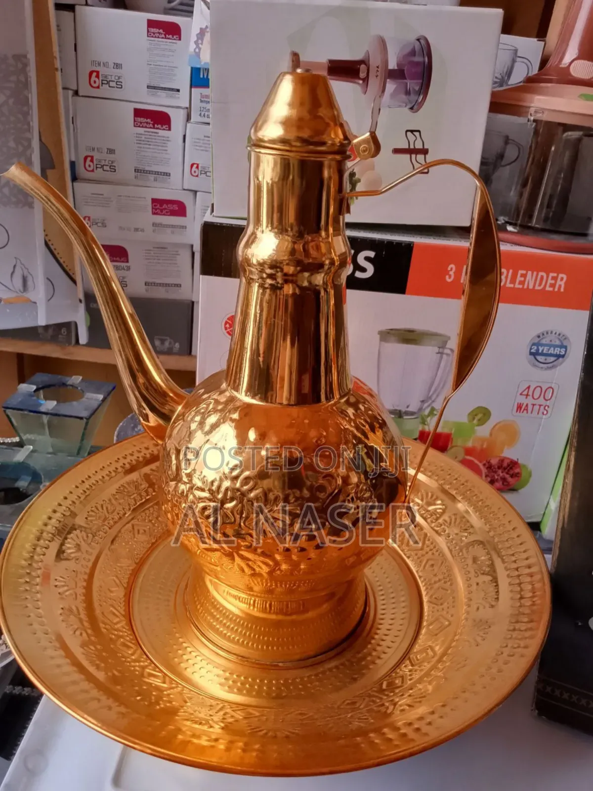 ወርቃማ የእጅ ማስታጠቢያ