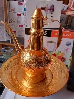 ወርቃማ የእጅ ማስታጠቢያ