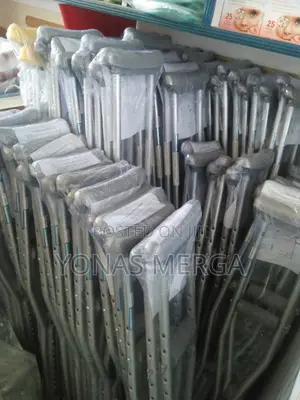 CRUTCHES Corrosionresistant(ALUMINUM)頑kranch史crutches - Tall