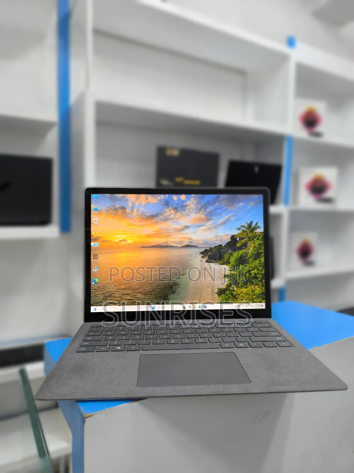 New Laptop Microsoft Surface 16GB Intel Core I7 SSD 512GB