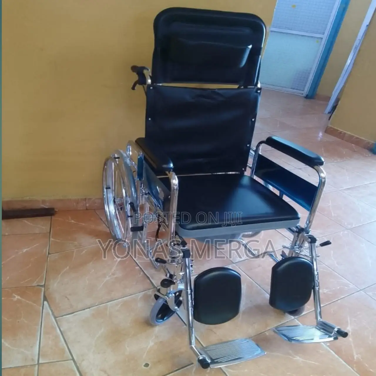 Popo Wheelchair駅multiple Positioning to Enhance User Comfort