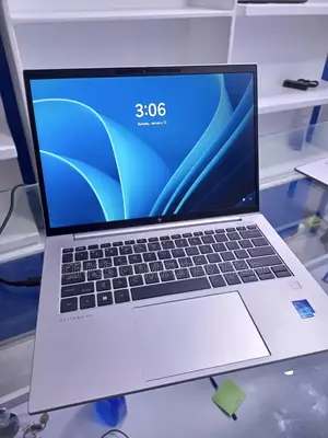 New Laptop HP EliteBook 860 G10 16GB Intel Core I7 SSD 512GB
