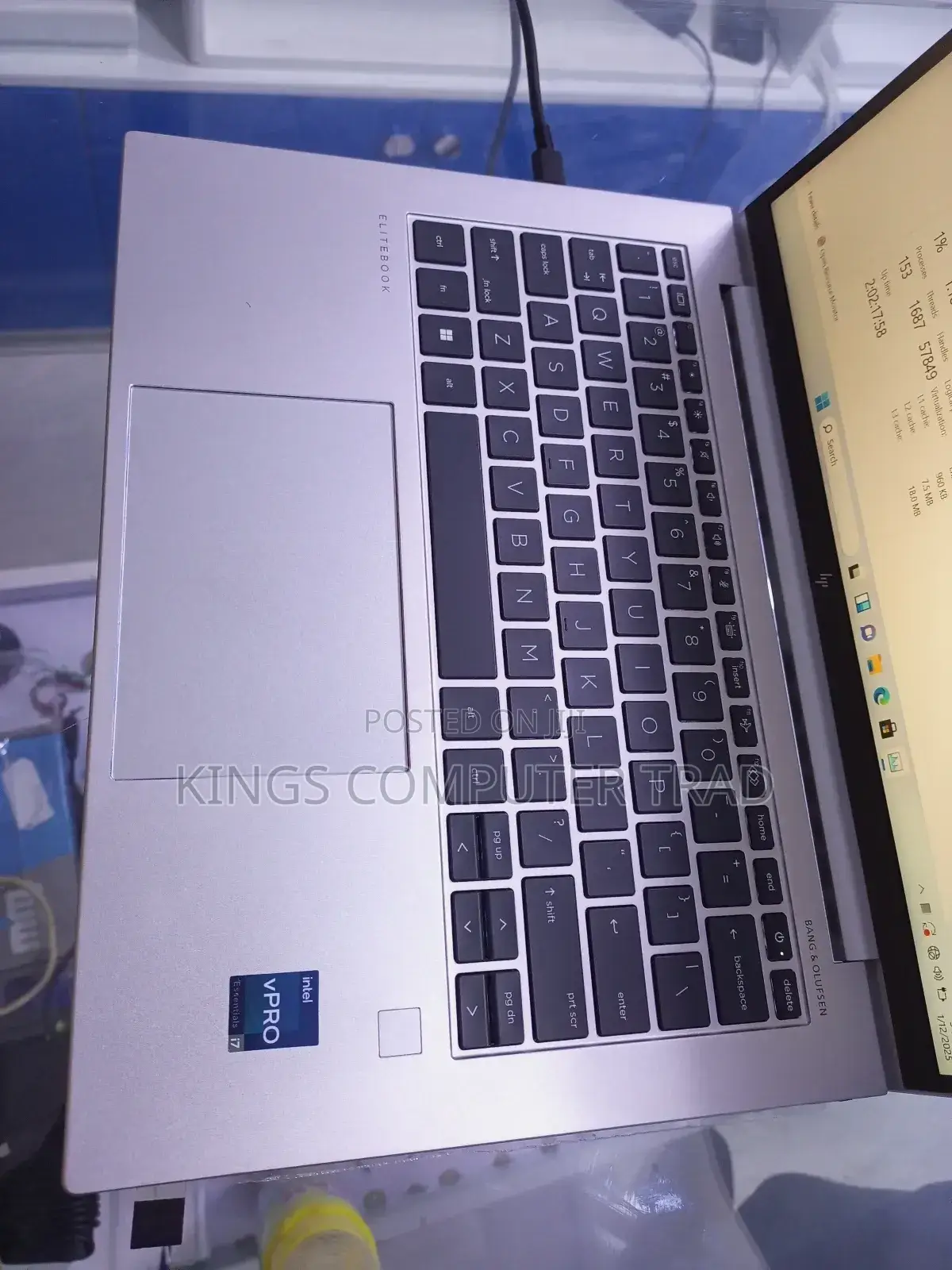 New Laptop HP EliteBook 860 G10 16GB Intel Core I7 SSD 512GB