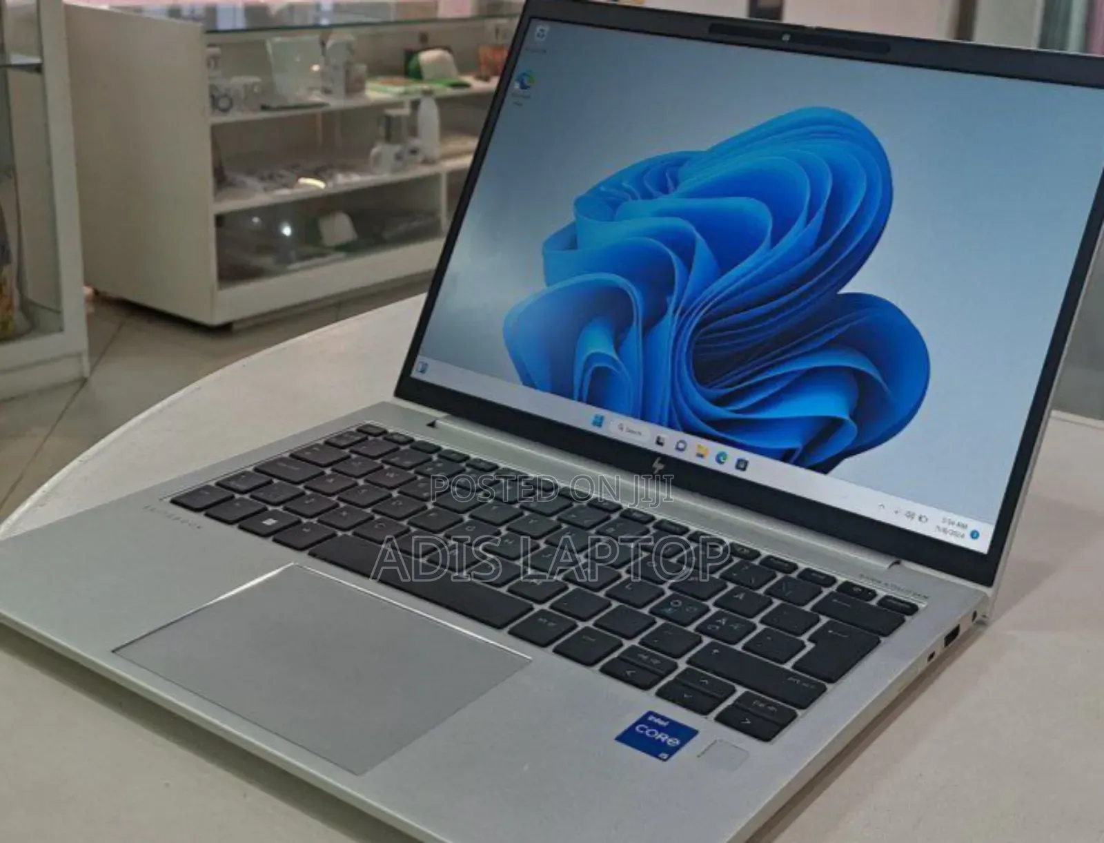 New Laptop HP EliteBook 830 G9 16GB Intel Core I5 SSD 512GB