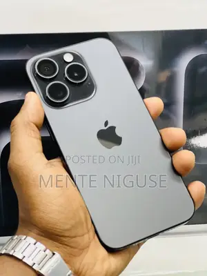 New Apple iPhone 16 Pro Max 256 GB Black