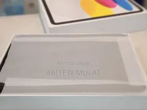 Photo - New Apple iPad (2022) 64 GB Silver