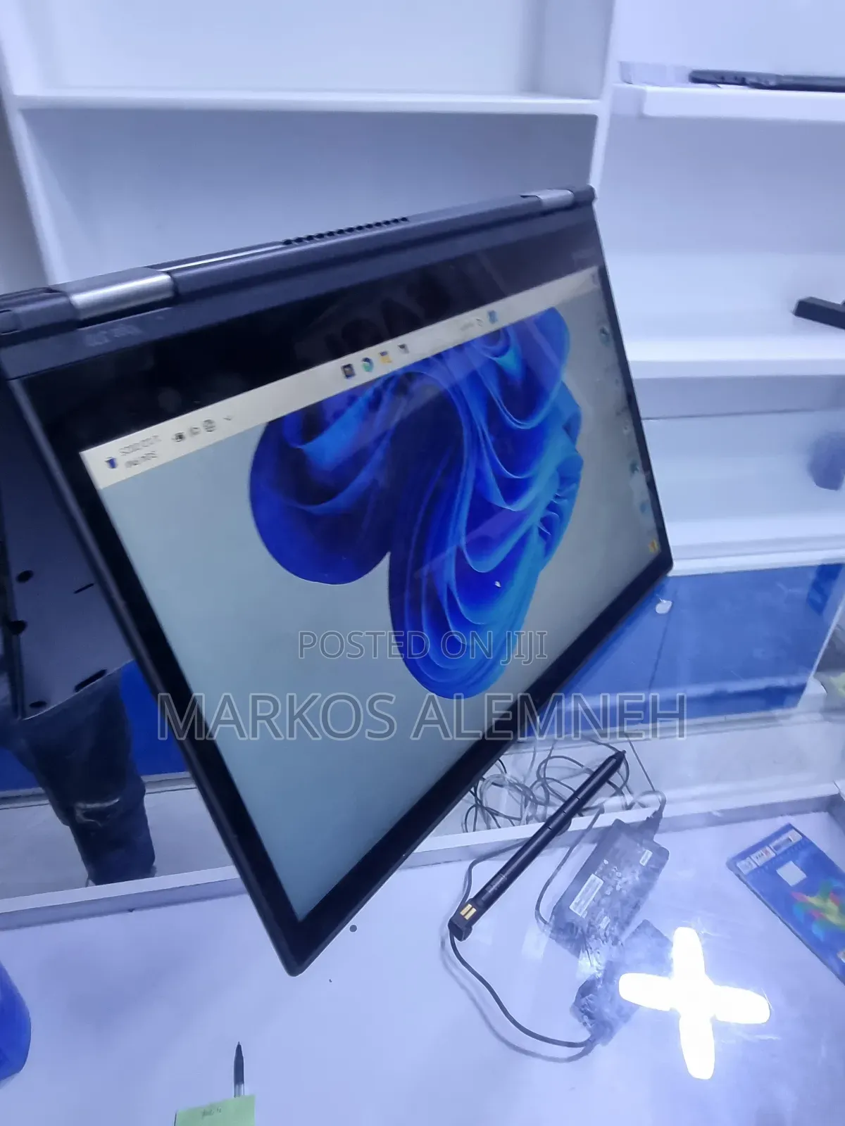 New Laptop Lenovo ThinkPad Yoga 370 8GB Intel Core I5 SSD 512GB