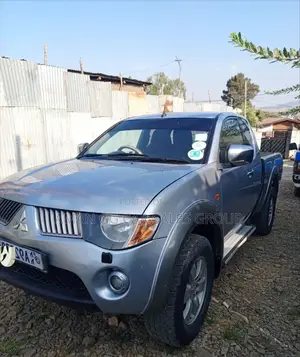 Mitsubishi L200 2007 Silver