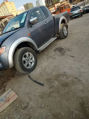 Mitsubishi L200 2007 Gray