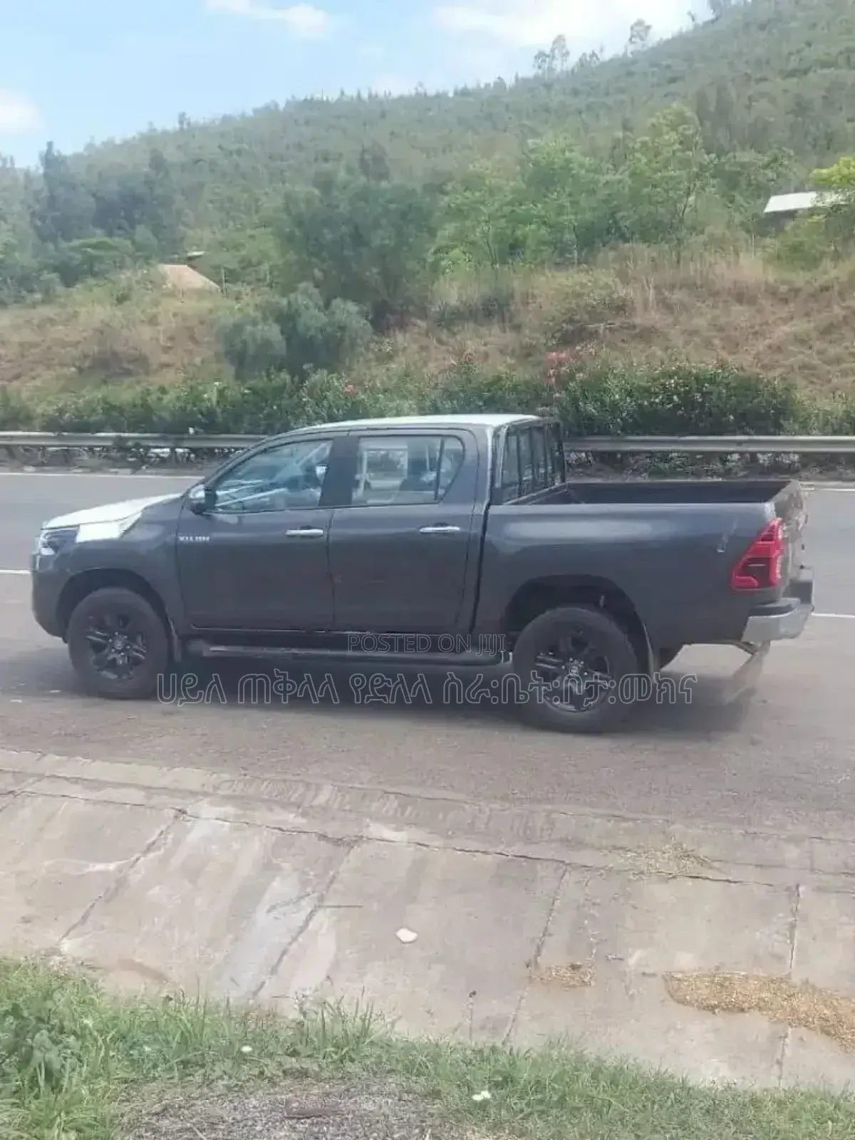 New Toyota Hilux 2023 Gray