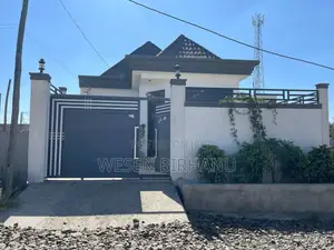 5bdrm Villa in ቪላ ቤት, Addis Ketema for sale