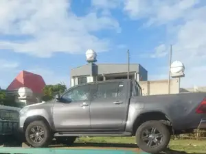 New Toyota Hilux 2023 Gray