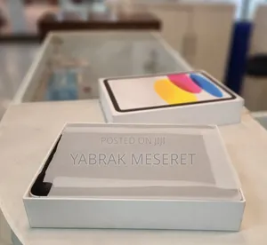 Photo - New Apple iPad Pro 12.9 (2022) 64 GB Silver