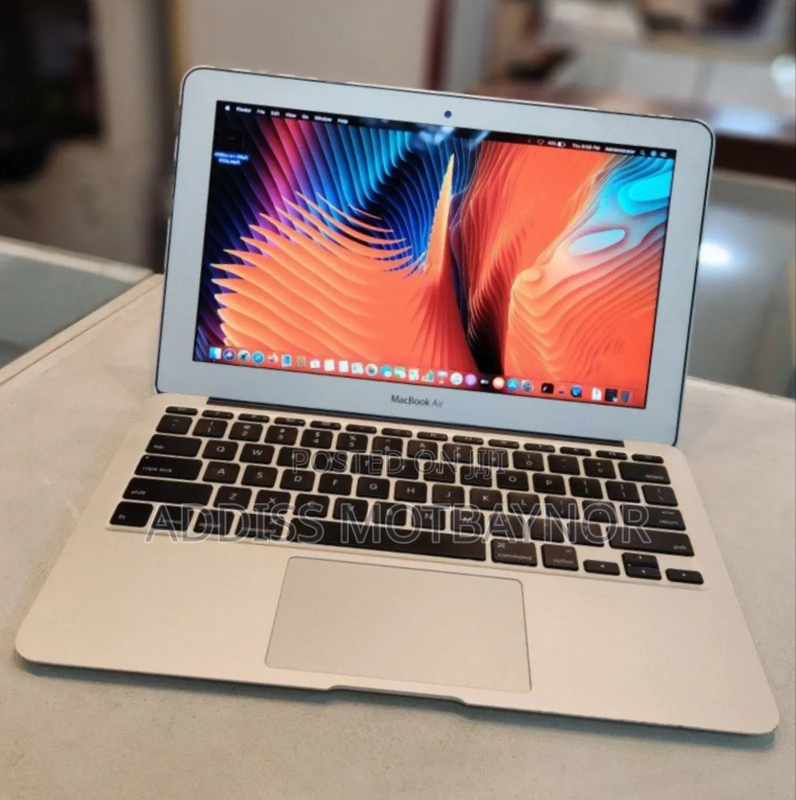 New Laptop Apple MacBook 2015 4GB Intel Core I5 SSD 128GB