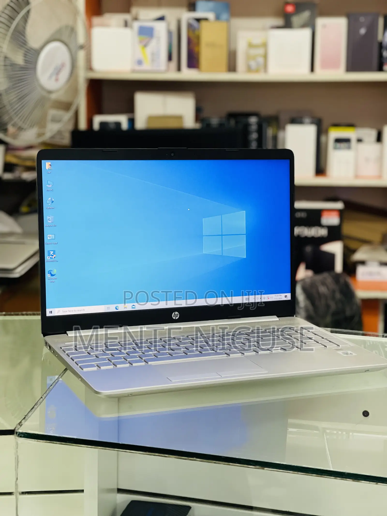 New Laptop HP 15-Dw3031 8GB Intel Core I5 SSD 512GB