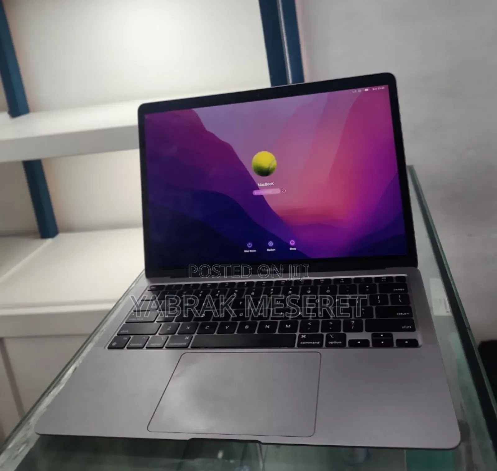 New Laptop Apple MacBook Air 2020 M1 8GB Intel Core I7 SSD 256GB