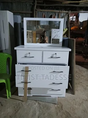 Photo - Cheast Drawer