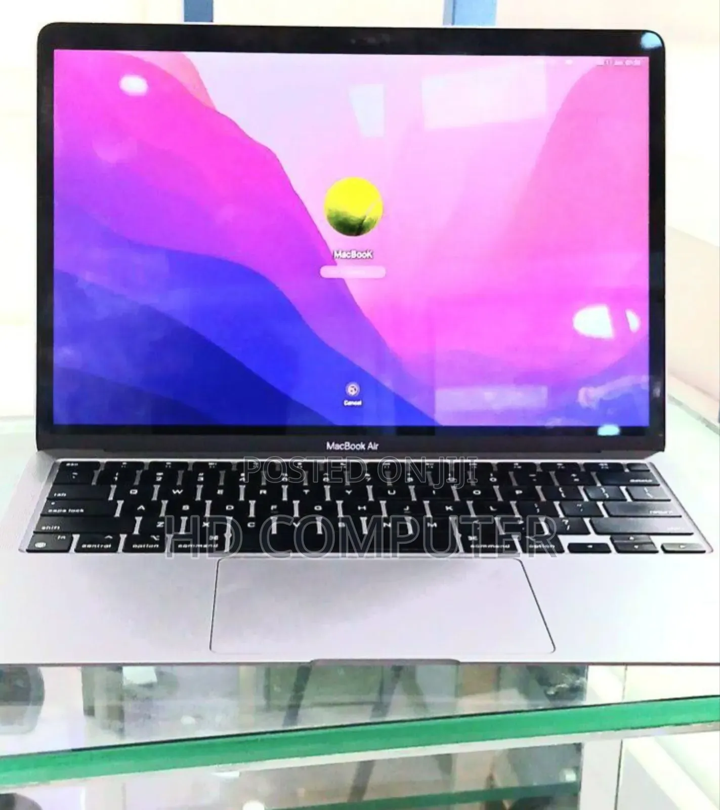 New Laptop Apple MacBook Pro M1 8GB Apple M1 SSD 256GB