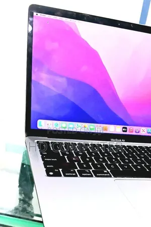 New Laptop Apple MacBook Pro M1 8GB Apple M1 SSD 256GB