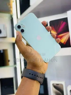 Photo - Apple iPhone 11 64 GB Green