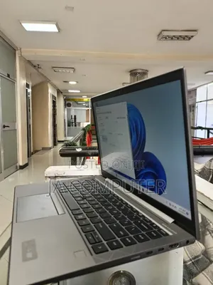 New Laptop HP ZBook Studio 8GB Intel Core I7 SSD 512GB