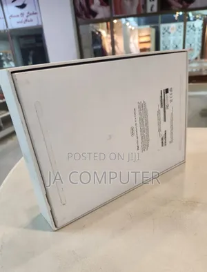 New Apple iPad 10.2 (2021) 64 GB Black