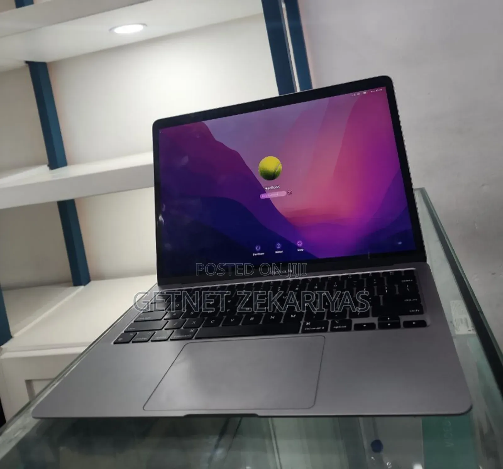 New Laptop Apple MacBook Air 8GB Apple M1 SSD 256GB